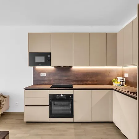 Metropolis براتسيلافا