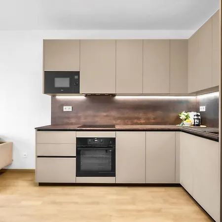 Metropolis * براتسيلافا